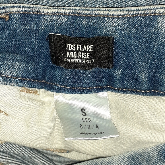 Women's Express Mid Rise 70s Flare Jeans - Picture 5 of 5